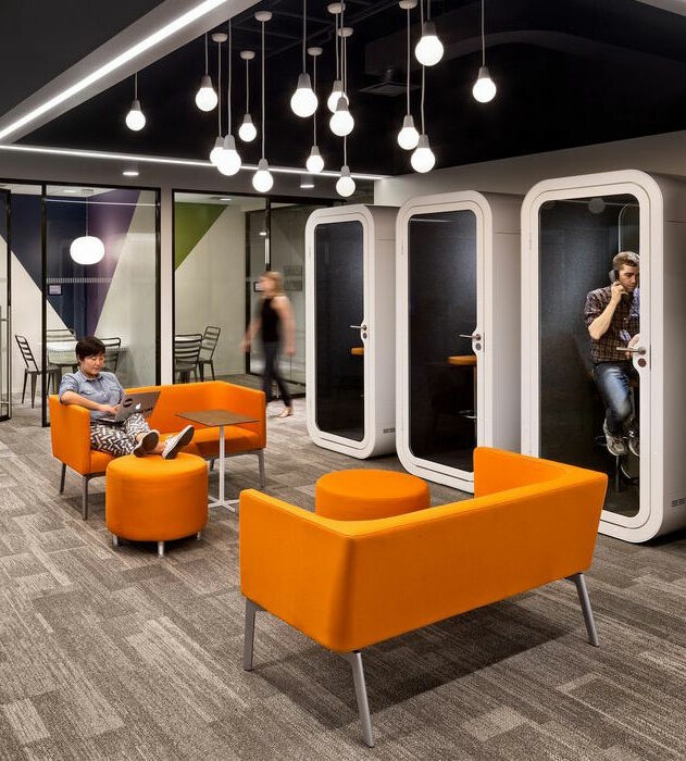 Espace de travail avec alcoves et phones box